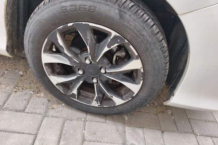 Used Honda Greiz 2016 1.5L Manual Classic Edition Right Front Wheel Hub