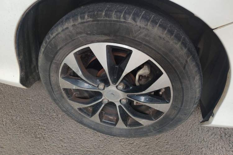 Used Honda Greiz 2016 1.5L CVT Comfort Version Right Front Wheel Hub