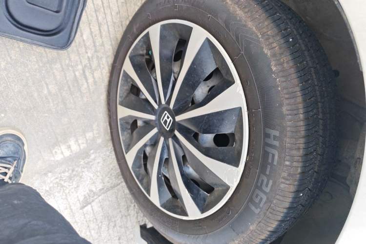 Used Honda Greiz 2016 1.5L CVT Classic Edition Right Front Wheel Hub