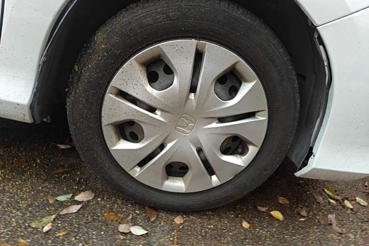 Used Honda Greiz 2016 1.5L CVT Classic Edition Right Front Wheel Hub