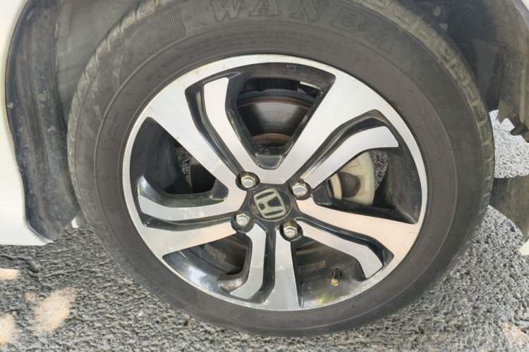 Used Honda Greiz 2016 1.5L Manual Classic Edition Right Front Wheel Hub