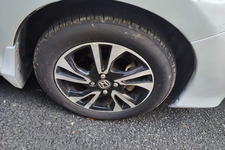Used Honda Greiz 2016 1.5L CVT Comfort Version Right Front Wheel Hub