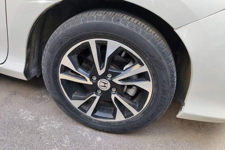 Used Honda Greiz 2016 1.5L CVT Classic Edition Right Front Wheel Hub