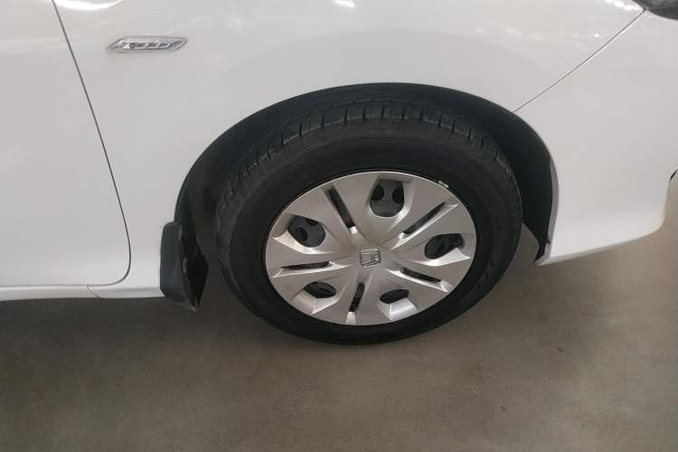 Used Honda Greiz 2016 1.5L CVT Classic Edition Right Front Wheel Hub