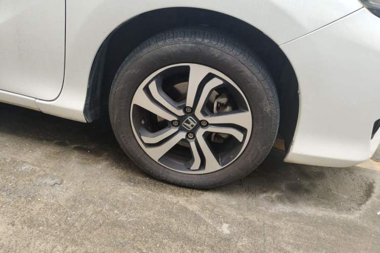 Used Honda Greiz 2016 1.5L CVT Comfort Version Right Front Wheel Hub