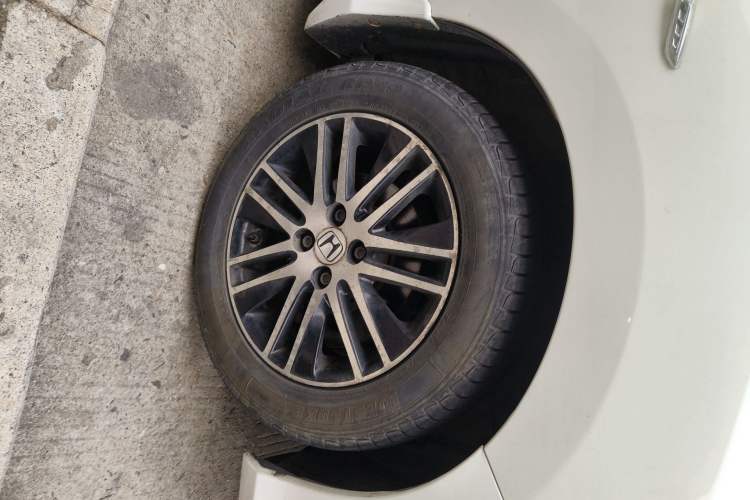Used Honda Greiz 2016 1.5L CVT Comfort Version Right Front Wheel Hub