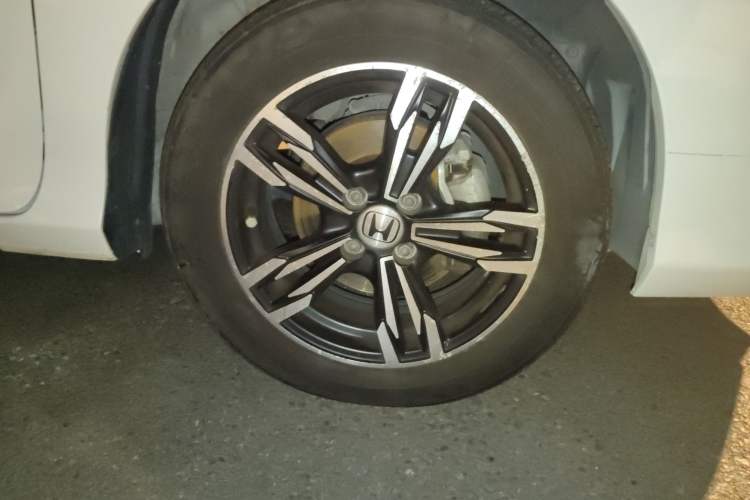 Used Honda Greiz 2016 1.5L CVT Classic Edition Right Front Wheel Hub
