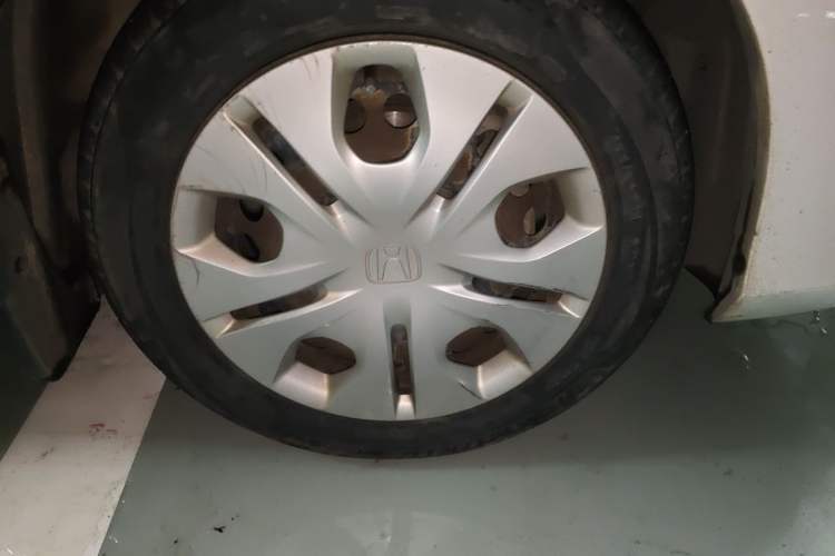 Used Honda Greiz 2016 1.5L CVT Classic Edition Right Front Wheel Hub