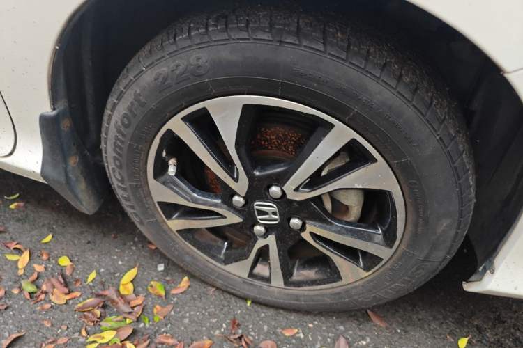 Used Honda Greiz 2016 1.5L CVT Classic Edition Right Front Wheel Hub