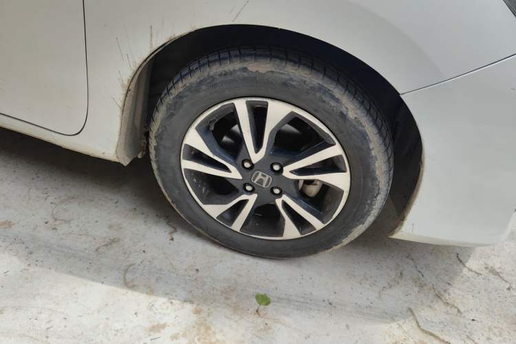 Used Honda Greiz 2016 1.5L CVT Classic Edition Right Front Wheel Hub