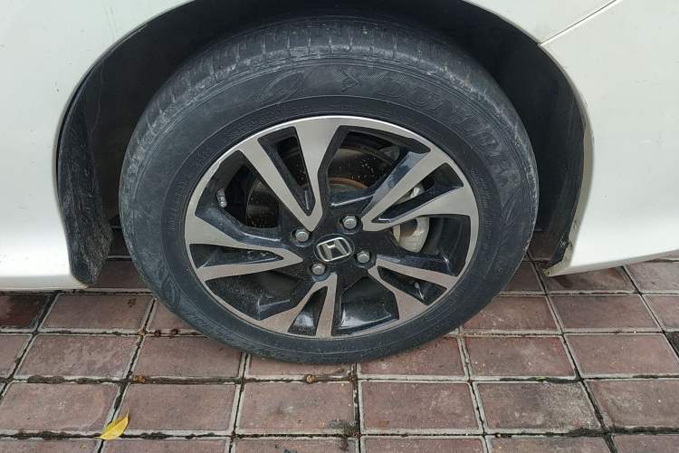 Used Honda Greiz 2016 1.5L CVT Classic Edition Right Front Wheel Hub
