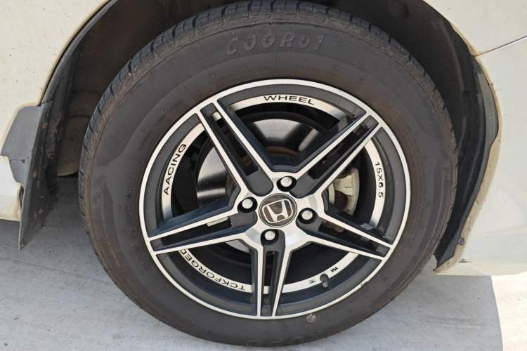 Used Honda Greiz 2016 1.5L CVT Classic Edition Right Front Wheel Hub
