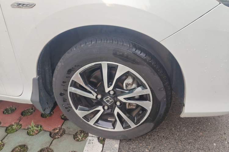 Used Honda Greiz 2016 1.5L CVT Classic Edition Right Front Wheel Hub
