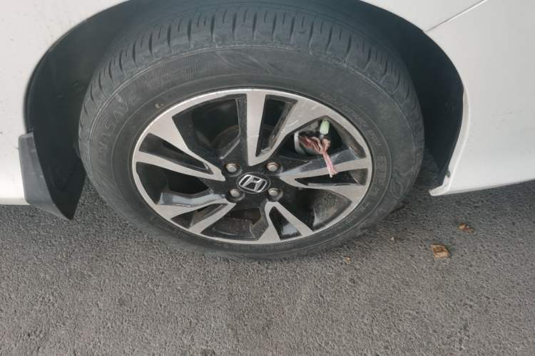 Used Honda Greiz 2016 1.5L CVT Classic Edition Right Front Wheel Hub