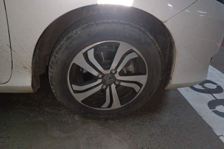 Used Honda Greiz 2016 1.5L CVT Classic Edition Right Front Wheel Hub
