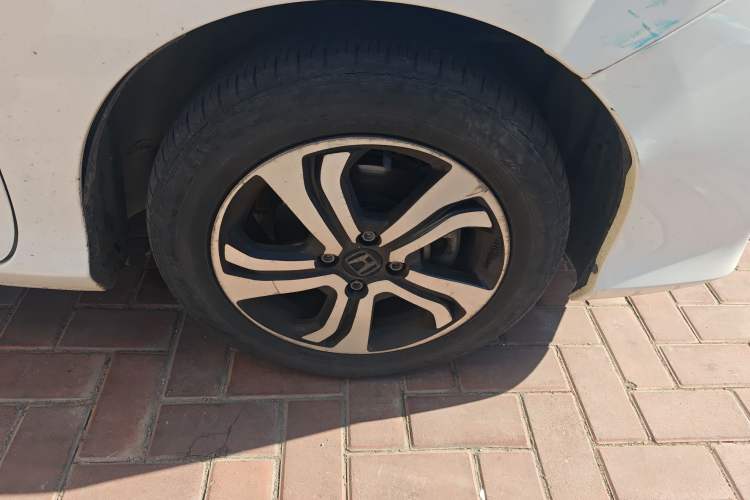 Used Honda Greiz 2016 1.5L CVT Classic Edition Right Front Wheel Hub