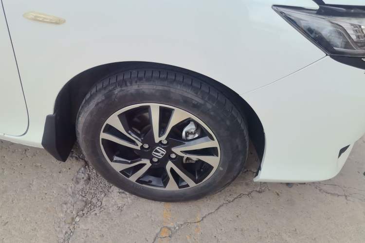 Used Honda Greiz 2016 1.5L CVT Comfort Version Right Front Wheel Hub