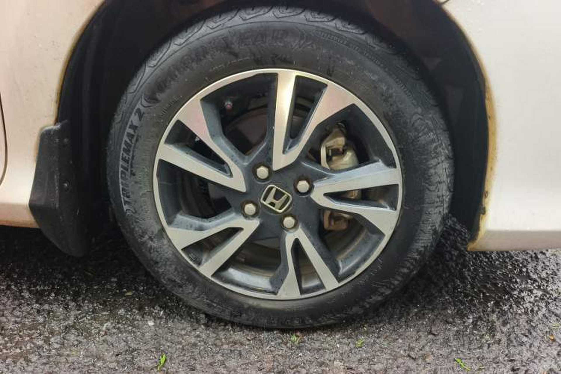 Used Honda Greiz 2016 1.5L Manual Classic Edition Right Front Wheel Hub