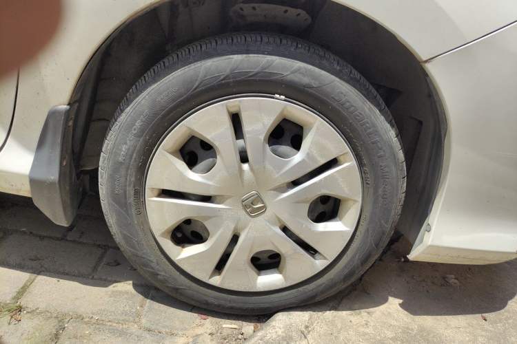 Used Honda Greiz 2016 1.5L Manual Classic Edition Right Front Wheel Hub