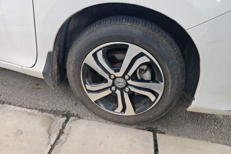 Used Honda Greiz 2016 1.5L CVT Classic Edition Right Front Wheel Hub