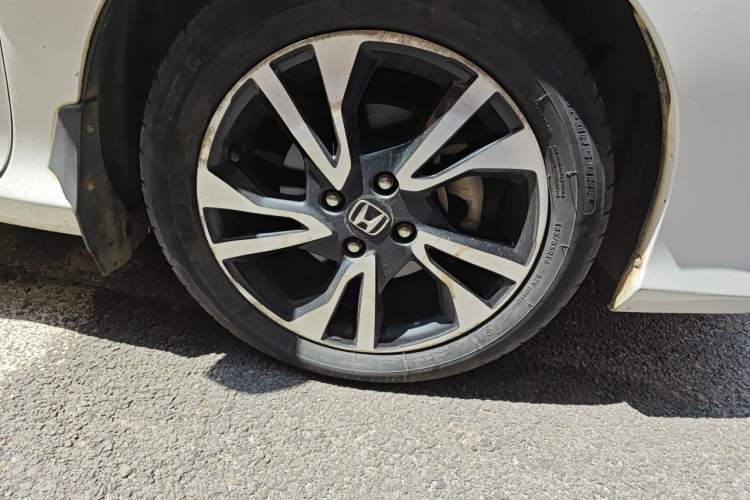 Used Honda Greiz 2016 1.5L CVT Luxury Edition Right Front Wheel Hub
