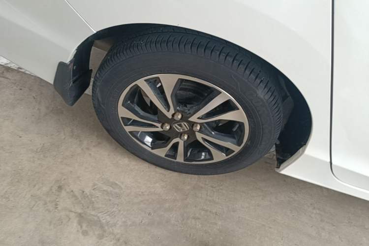 Used Honda Greiz 2016 1.5L CVT Comfort Version Right Rear Wheel Hub