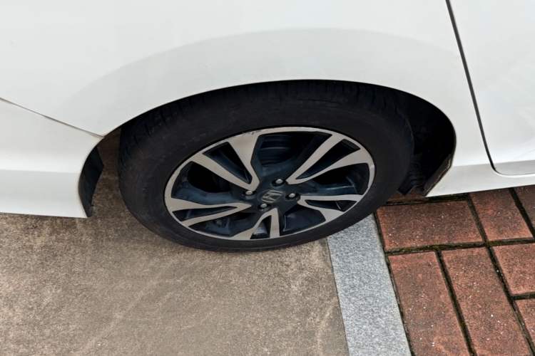 Used Honda Greiz 2016 1.5L CVT Luxury Edition Right Rear Wheel Hub