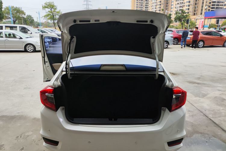 Used Honda Greiz 2016 1.5L CVT Classic Edition Trunk
