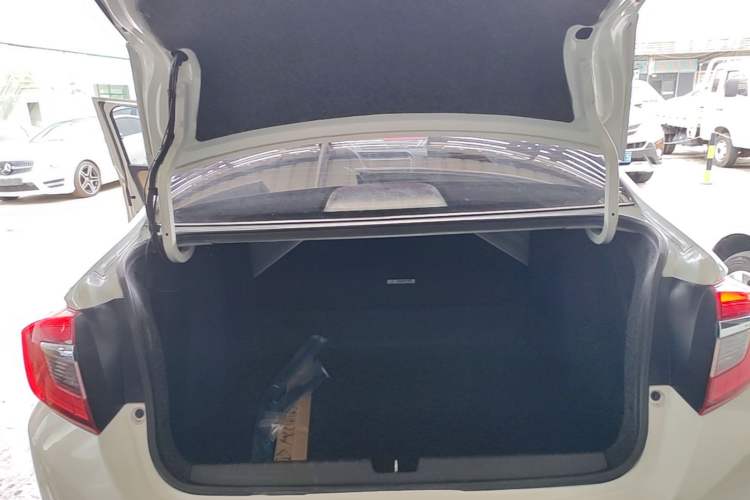 Used Honda Greiz 2016 1.5L CVT Classic Edition Trunk