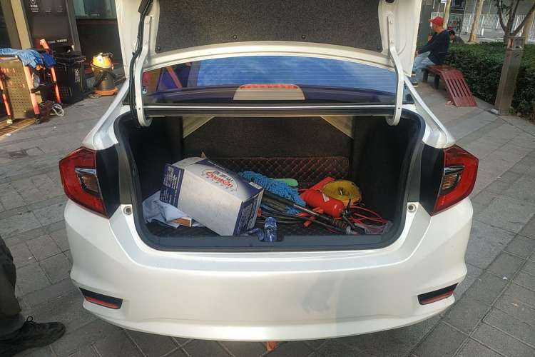 Used Honda Greiz 2016 1.5L CVT Classic Edition Trunk