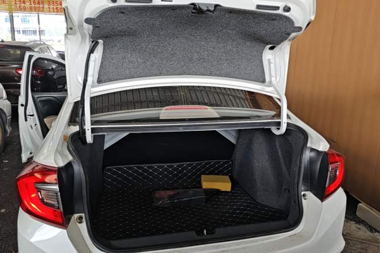 Used Honda Greiz 2016 1.5L CVT Classic Edition Trunk