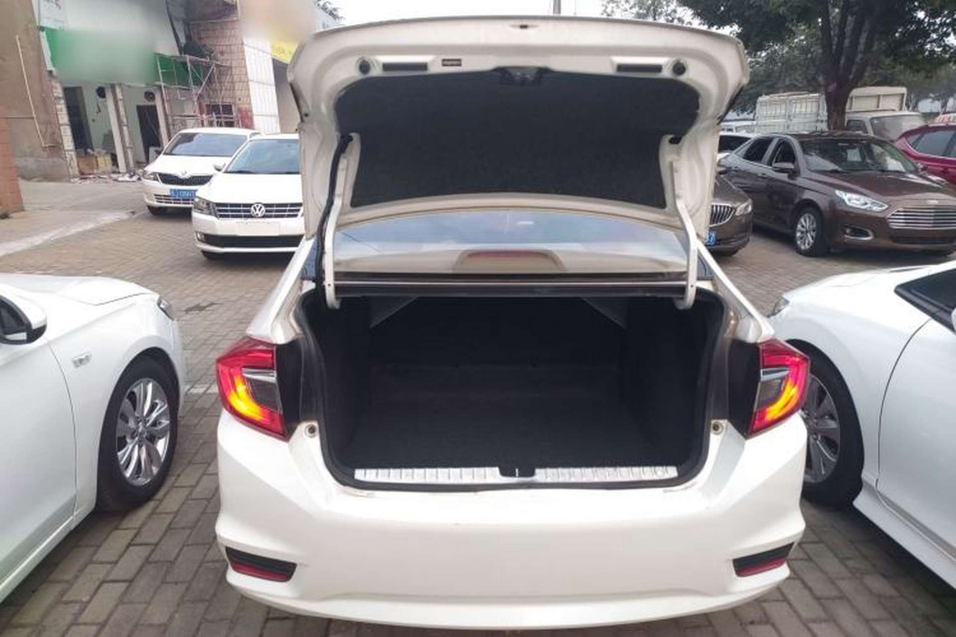Used Honda Greiz 2016 1.5L CVT Classic Edition Trunk