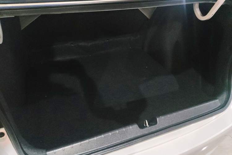 Used Honda Greiz 2016 1.5L CVT Classic Edition Trunk