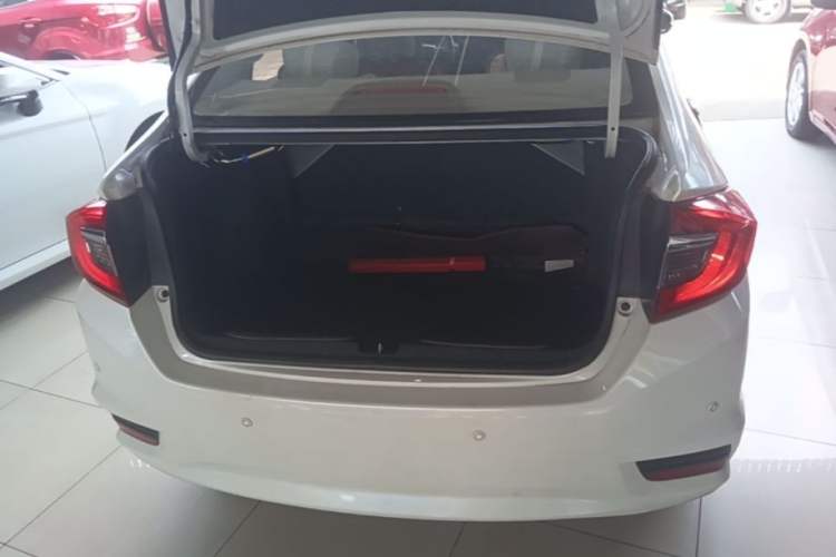Used Honda Greiz 2016 1.5L CVT Classic Edition Trunk