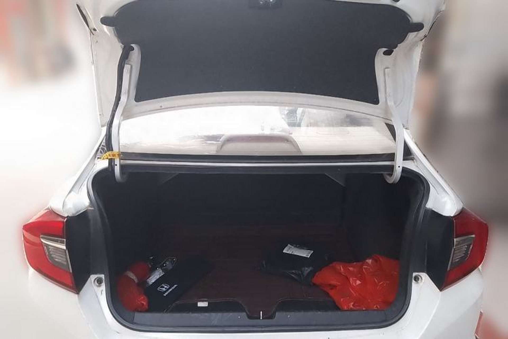 Used Honda Greiz 2016 1.5L CVT Classic Edition Trunk