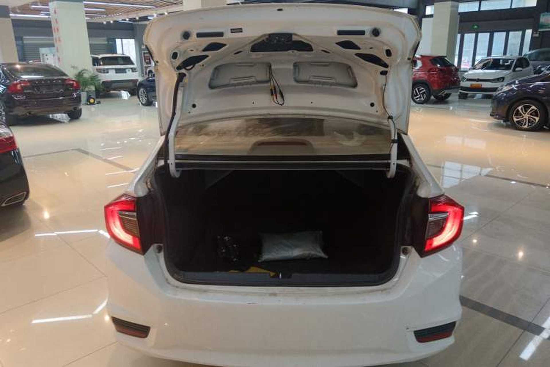 Used Honda Greiz 2016 1.5L Manual Classic Edition Trunk