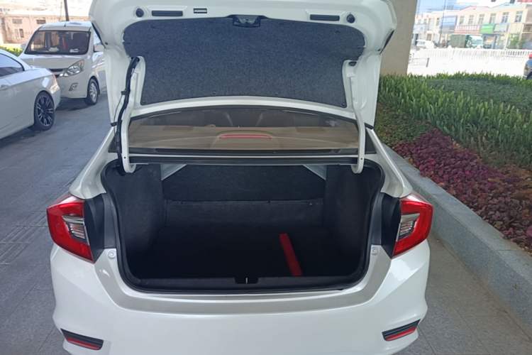 Used Honda Greiz 2016 1.5L CVT Classic Edition Trunk