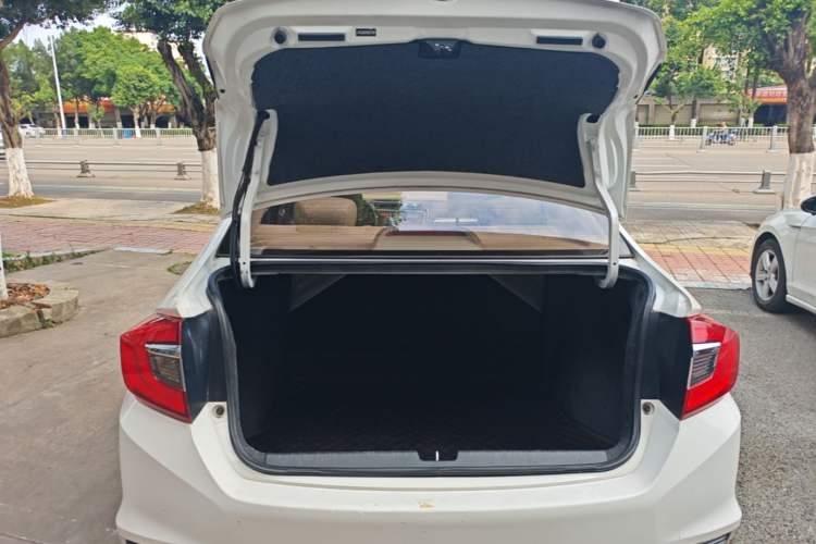 Used Honda Greiz 2016 1.5L CVT Classic Edition Trunk