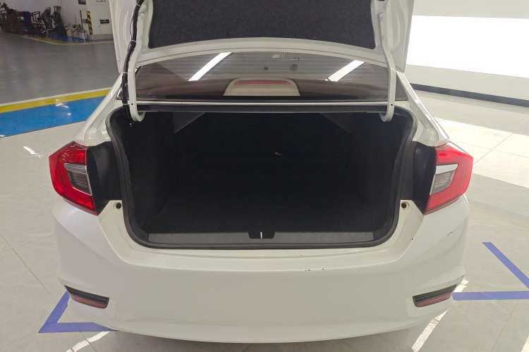 Used Honda Greiz 2016 1.5L CVT Classic Edition Trunk