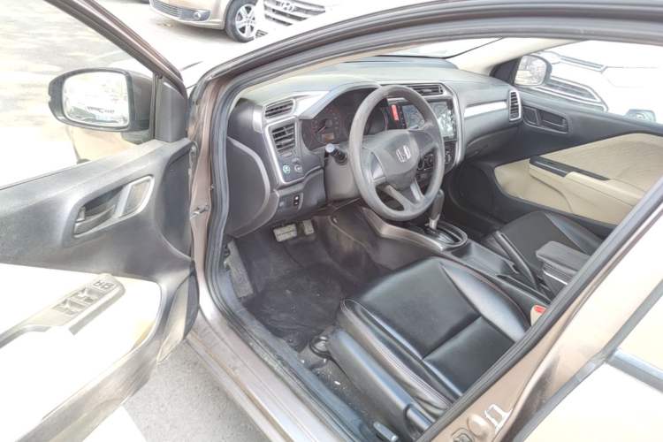Used Honda Greiz 2016 1.5L CVT Classic Edition Driver Seat