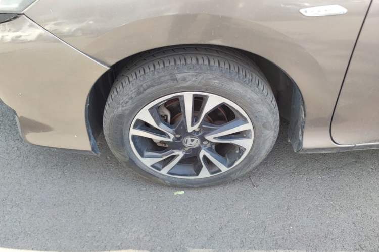 Used Honda Greiz 2016 1.5L CVT Classic Edition Left Front Wheel Hub