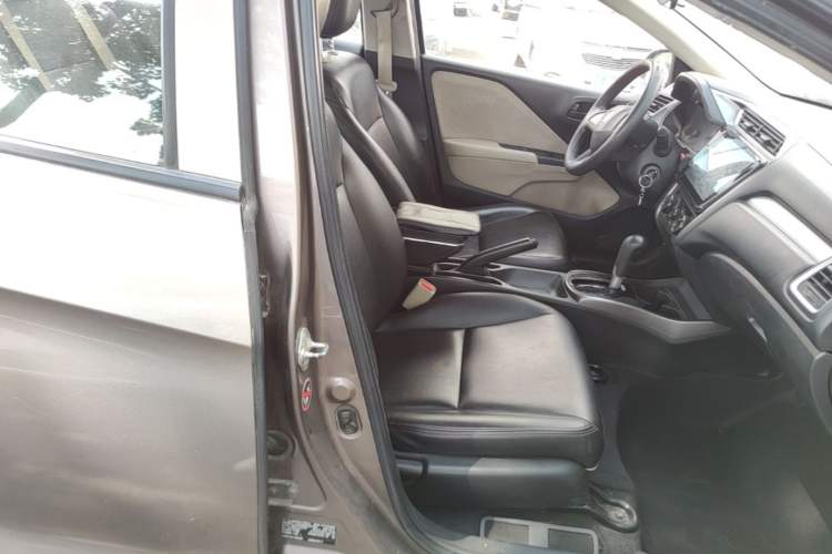 Used Honda Greiz 2016 1.5L CVT Classic Edition Right Front Seat