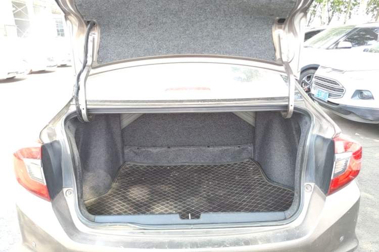 Used Honda Greiz 2016 1.5L CVT Classic Edition Trunk