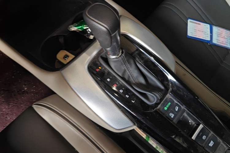Used Honda HR-V 2023 240TURBO Trendy Edition Gear Lever