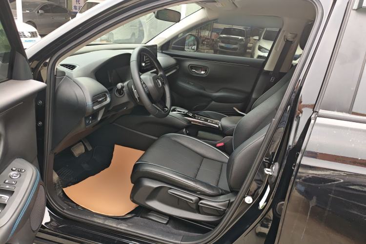 Used Honda HR-V 2023 2.0L eHEV Dynamic Smart Edition Driver Seat