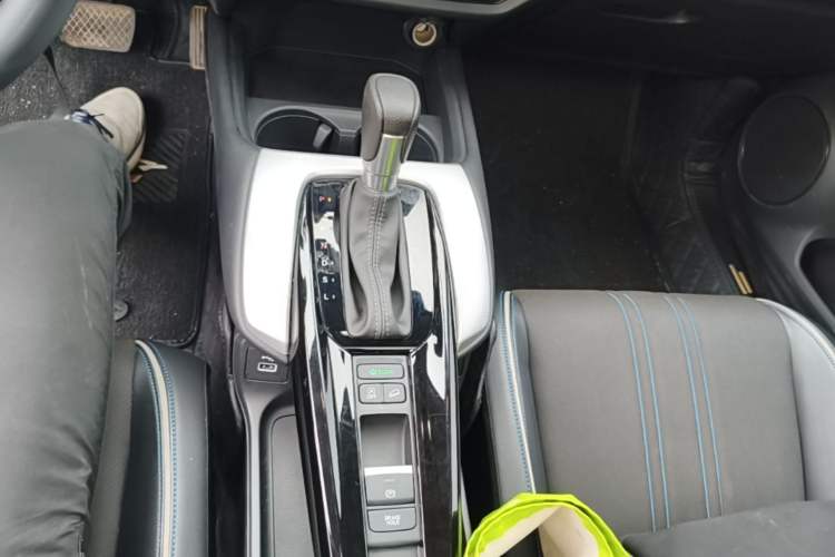 Used Honda HR-V 2023 240TURBO Trendy Edition Gear Lever