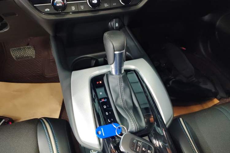Used Honda HR-V 2023 240TURBO Trendy Edition Gear Lever