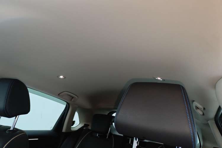 Used Honda HR-V 2023 2.0L eHEV Dynamic Smart Edition Headliner