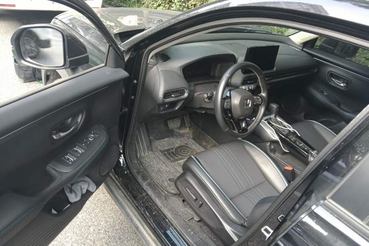 Used Honda HR-V 2023 240TURBO Trendy Edition Interior 3