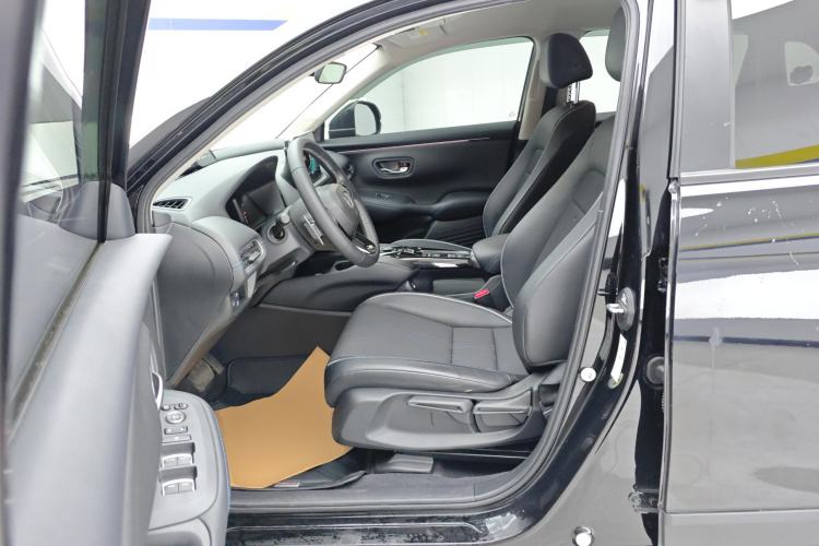 Used Honda HR-V 2023 2.0L eHEV Dynamic Smart Edition Left Front Seat